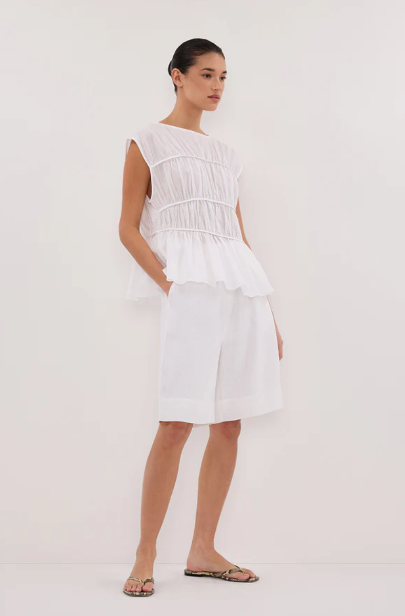 Dissh Kayla White Linen Bermuda Short, size 6