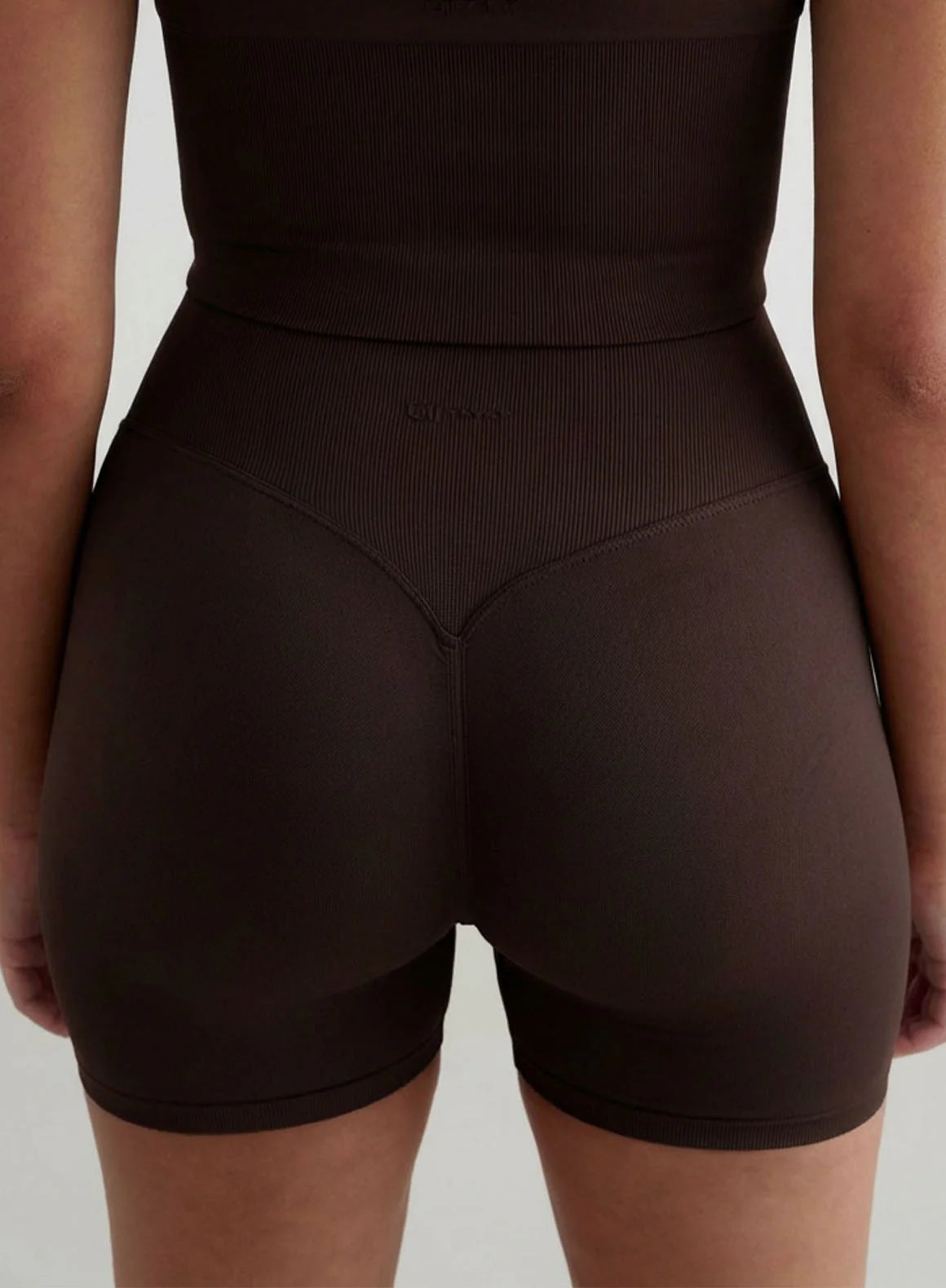 Aimn Short, S