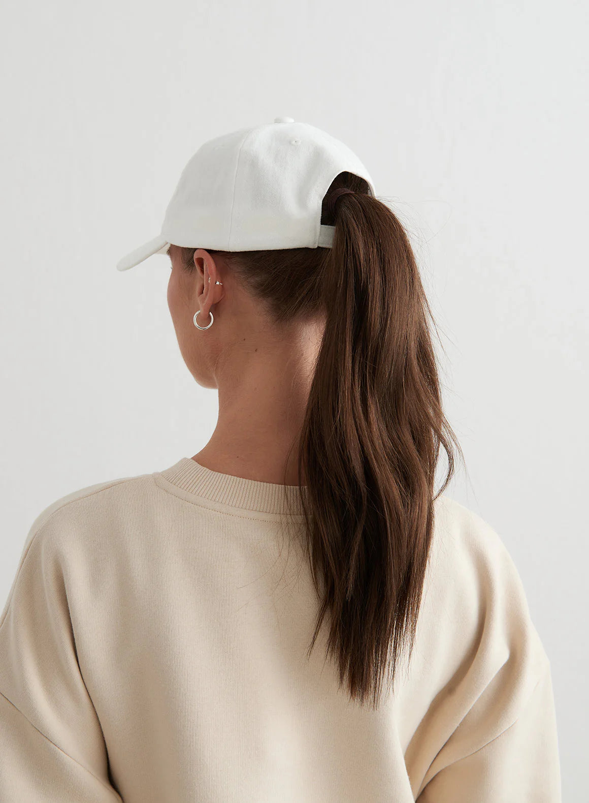 Aimn white cap