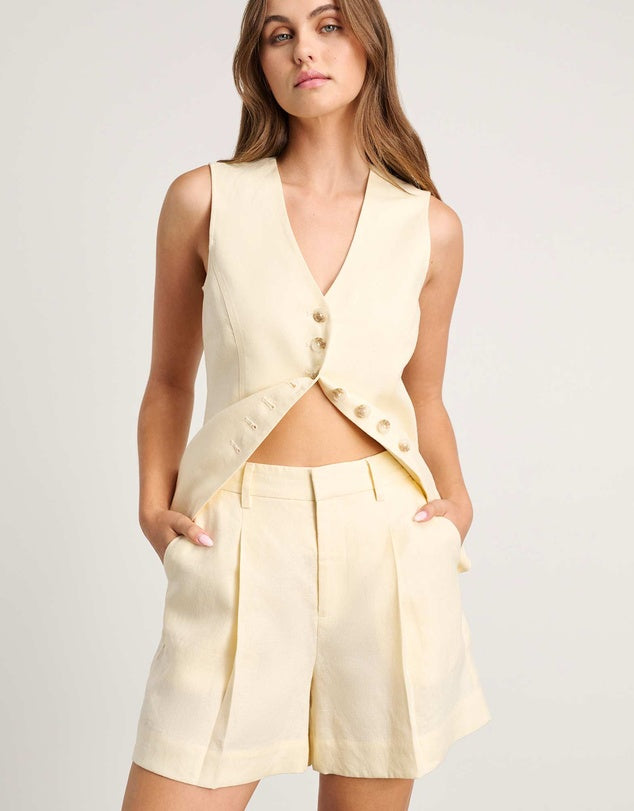 Jag Kayla Linen Pleat Short, size 6