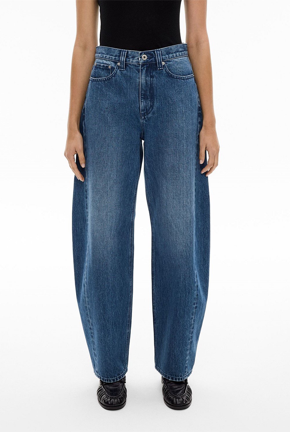 Witchery Barrel Leg Jean, size 6