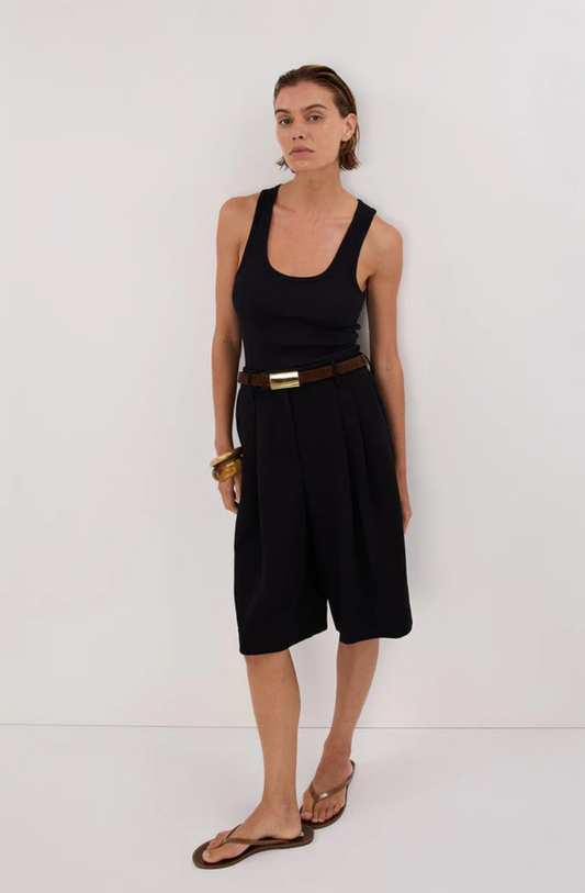 Dissh Westwood Black Bermuda Short, size 6