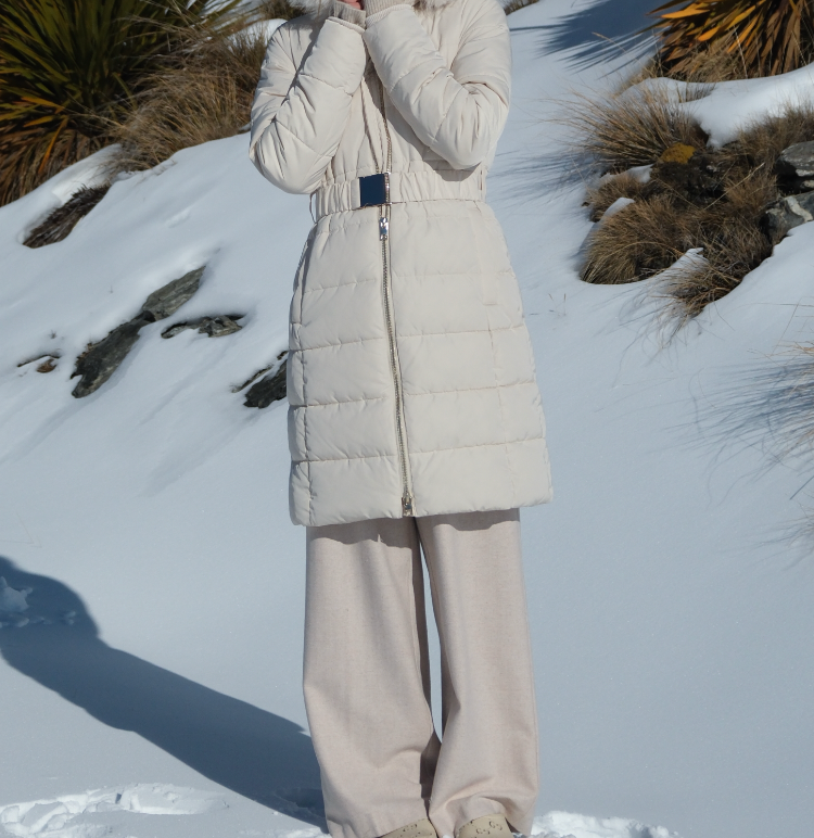 Forever New White Puffer, size 6