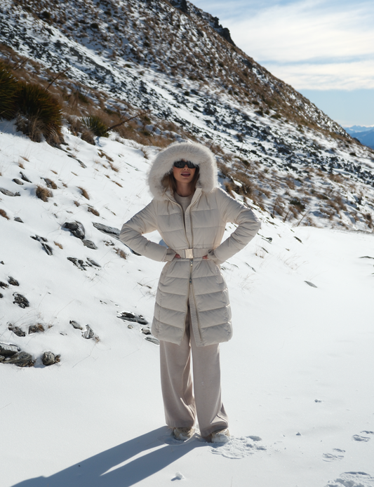 Forever New White Puffer, size 6