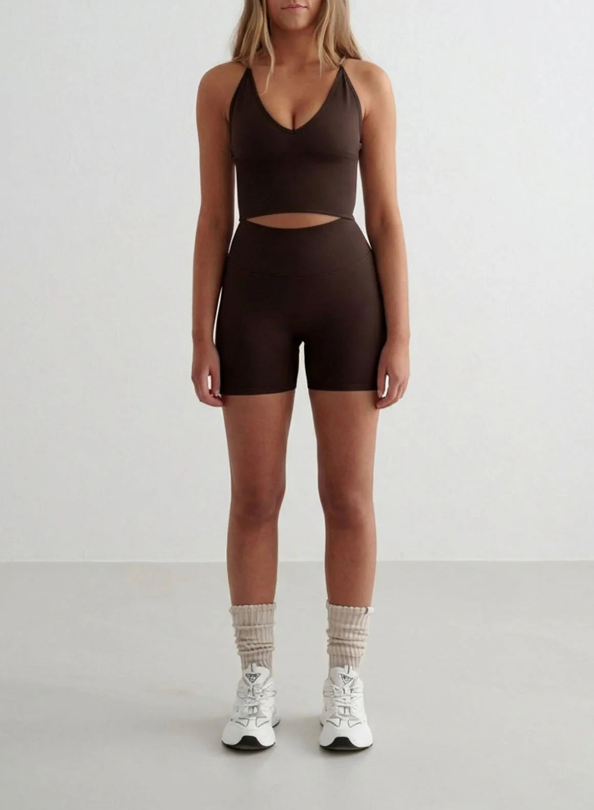 Aimn Short, S