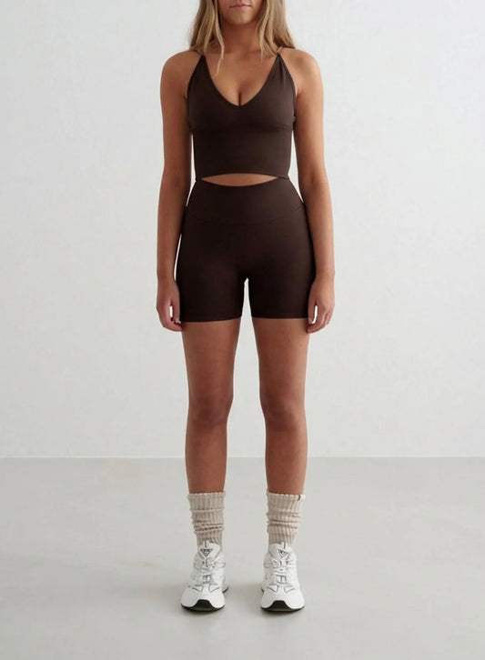 Aimn Short, S
