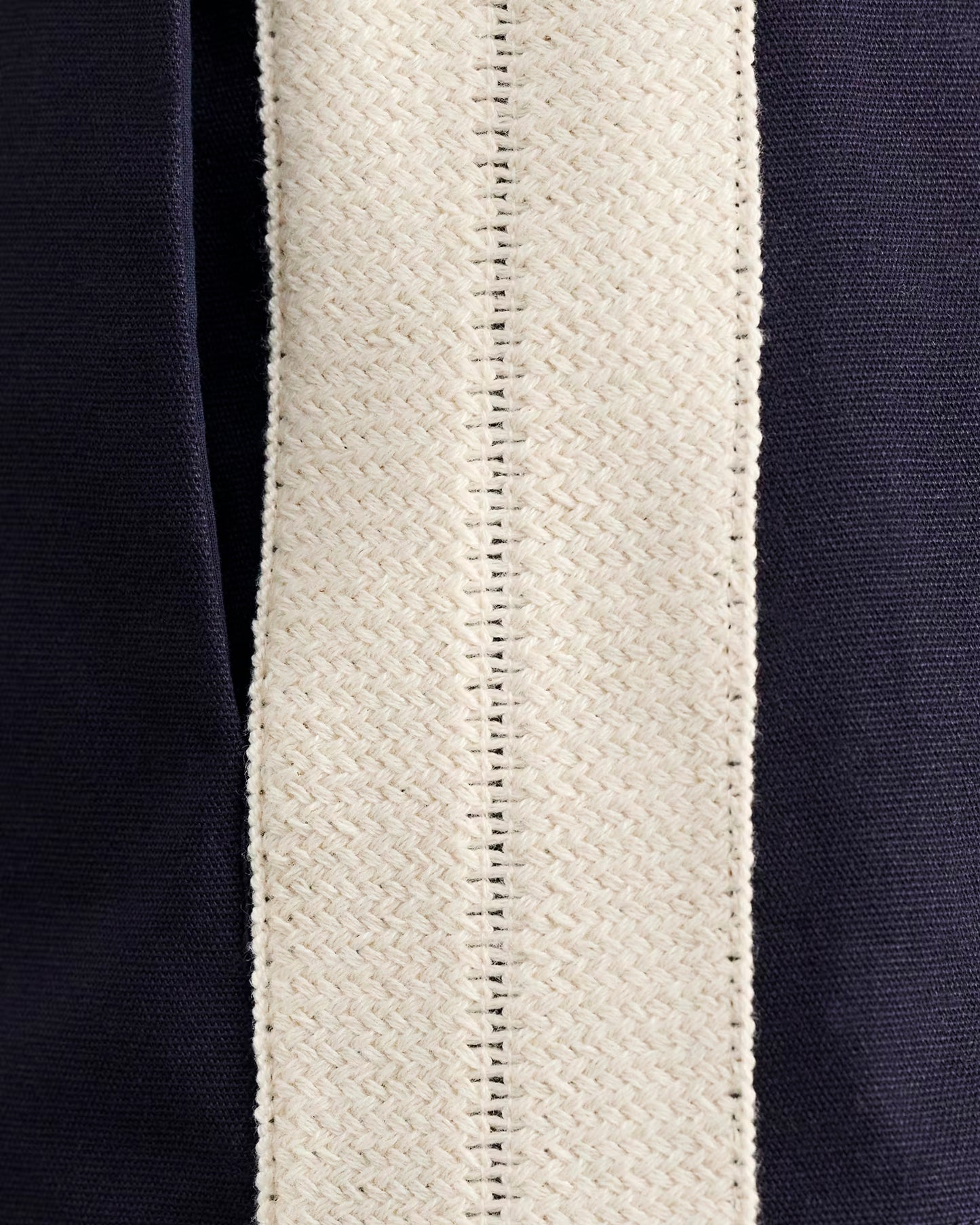 JAG Canvas Contrast Short, size 6